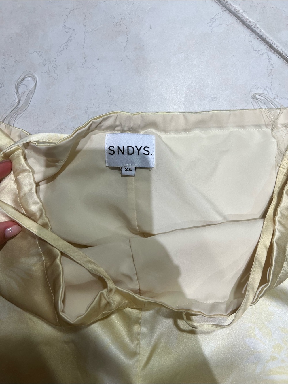 SNDYS Butter Yellow Satin Matching Set Top & Pants Size S - Picture 5 of 7